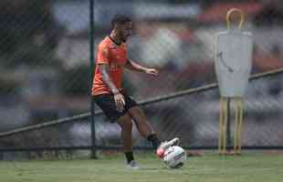 Fotos do primeiro treino de Junior Alonso no retorno ao Atltico