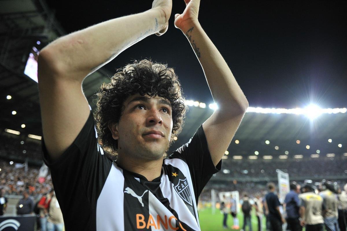 05/11/2014 - Atltico 4 x 1 Flamengo - Semifinal da Copa do Brasil - O cenrio se repetiu na Copa do Brasil. O Galo perdeu por 2 a 0 fora de casa e precisava da reviravolta no Mineiro. Na segunda metade do primeiro tempo, Everton abriu o placar para o Flamengo. Mais uma vez, eram necessrios quatro gols para a classificao. Ainda na etapa inicial, Carlos empatou. No incio do segundo tempo, Maicosuel virou para o Atltico. O alvinegro lutou e marcou o terceiro com Dtolo, aos 35. Pouco depois, aos 39, Luan aproveitou sobra na rea para fazer o quarto gol e levar o time alvinegro  deciso. 