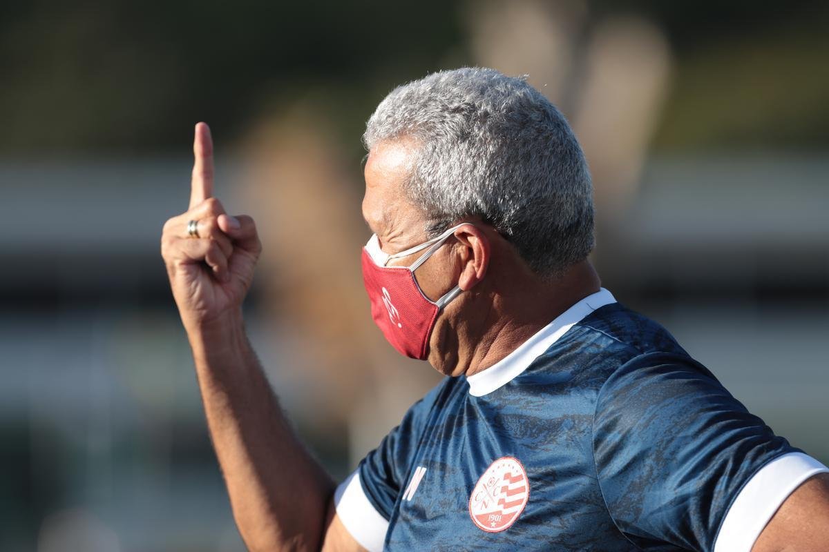 Treinador chega com a misso de livrar o Timbu da Srie C