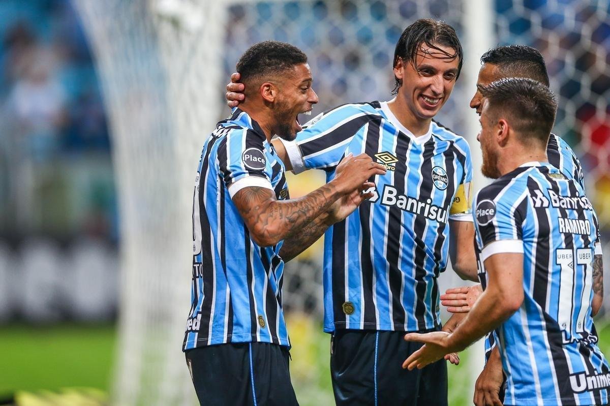 Grmio jogou melhor e conseguiu vitria por 2 a 0 sobre o Atltico na Arena, em Porto Alegre, pela 13 rodada do Campeonato Brasileiro