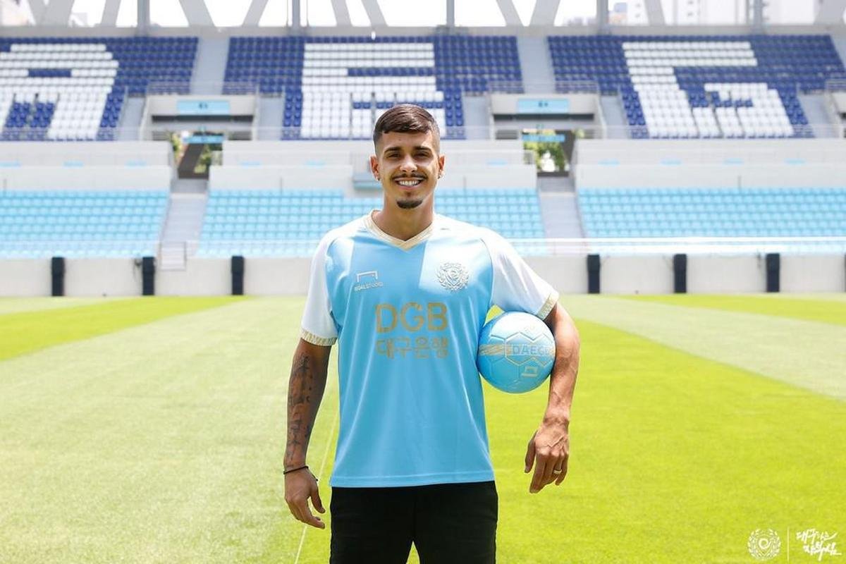 Daniel Penha (meia-atacante) - Daegu (Coreia do Sul) - se recupera de leso grave no joelho