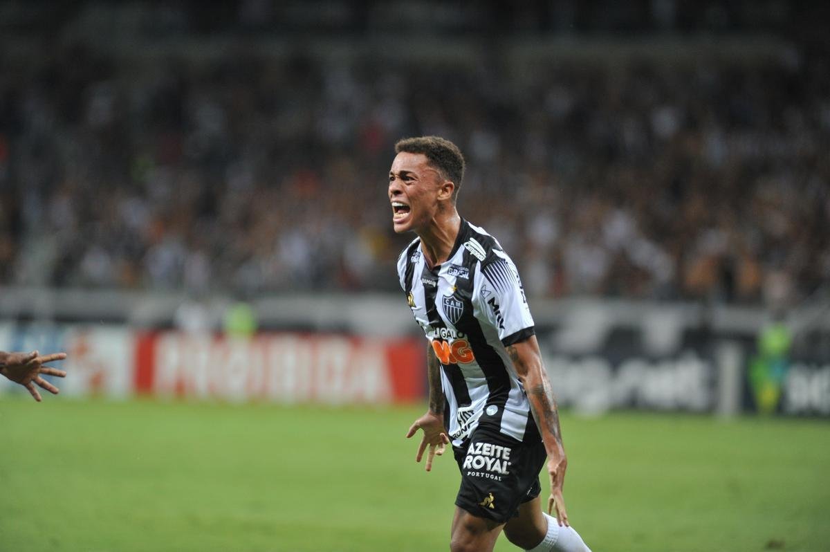 Bruninho marcou o segundo gol do Galo e decretou vitria sobre o Gois no Mineiro