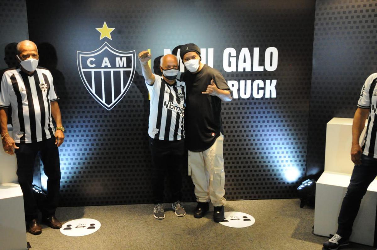 Ronaldinho participou de evento de patrocinador do Atltico no Mineiro e encontrou com jogadores da atualidade, como Rafael e Marquinhos, e dolos do passado, casos de Reinaldo, der Aleixo e Dad Maravilha