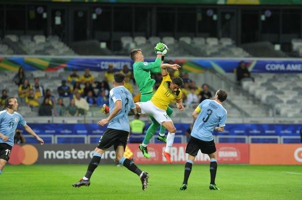 Fotos de Uruguai x Equador, no Mineiro