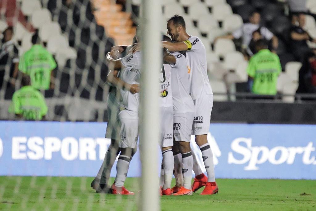 Equipes se enfrentaram no So Janurio, pela 2 rodada do Brasileiro