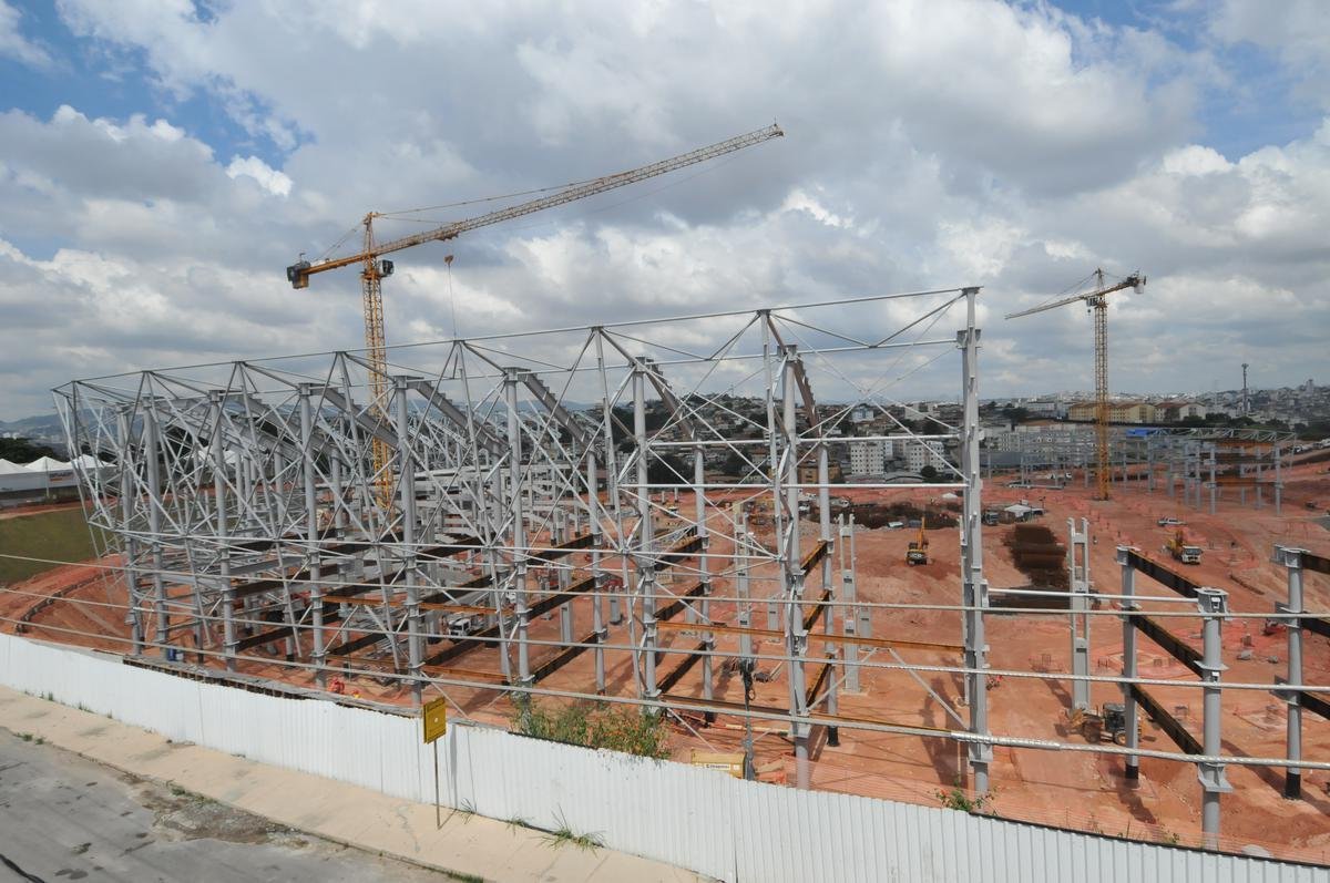 Arena MRV completa um ano de obras neste 20 de abril de 2021. Veja como est o andamento da construo do estdio do Atltico, que tem previso de ficar pronto em outubro de 2022. Sero 46 mil lugares, 2.333 vagas de estacionamento, 40 bares e 80 camarotes. O empreendimento fica no bairro Califrnia, em Belo Horizonte. (Fotos de Gladyston Rodrigues/EM/D. A Press)