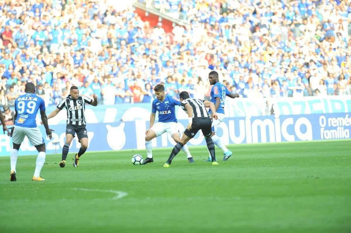 Imagens do jogo entre Cruzeiro e Botafogo, pela 19 rodada do Brasileiro, no Mineiro