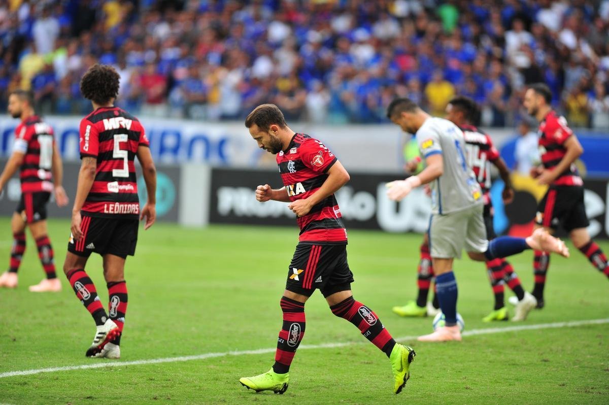 Cruzeiro x Flamengo: fotos do jogo vlido pela 37 rodada do Brasileiro, neste domingo (25/11), no Mineiro (Ramon Lisboa/EM D.A Press)