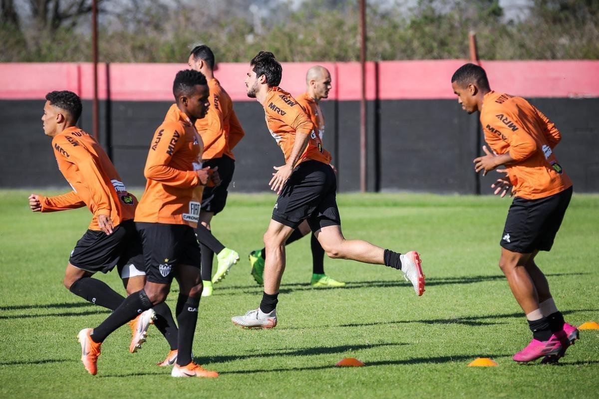 Nesta quarta-feira, Atltico treinou no centro de treinamento do Newell's Old Boys, em Rosrio, visando  partida de ida da semifinal da Copa Sul-Americana, diante do Coln. O duelo ser nesta quinta-feira, s 21h30, em Santa F, na Argentina.