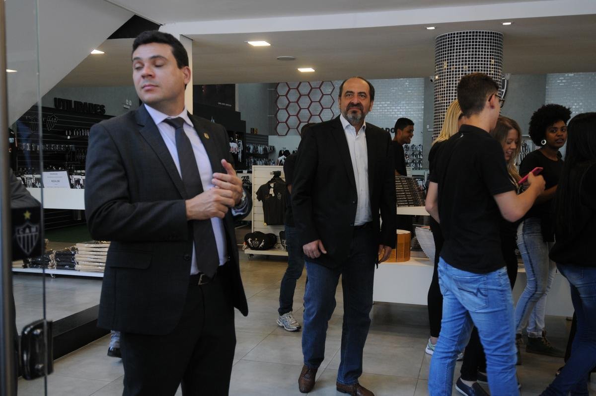 Com festa dos torcedores, Conselho Deliberativo do Atltico aprovou construo do estdio