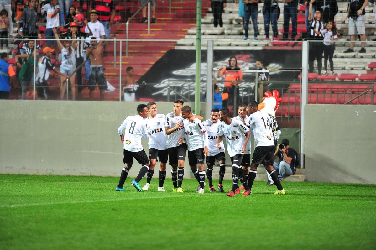 Galinho vence o Fluminense por 3 a 1, de virada, no Independncia, e conquista a Taa BH