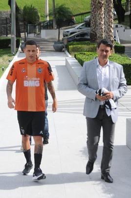 Fotos da apresentao do lateral-esquerdo Guilherme Arana ao Atltico, na Cidade do Galo. Jogador de 22 anos assinou contrato de emprstimo at meados de 2021