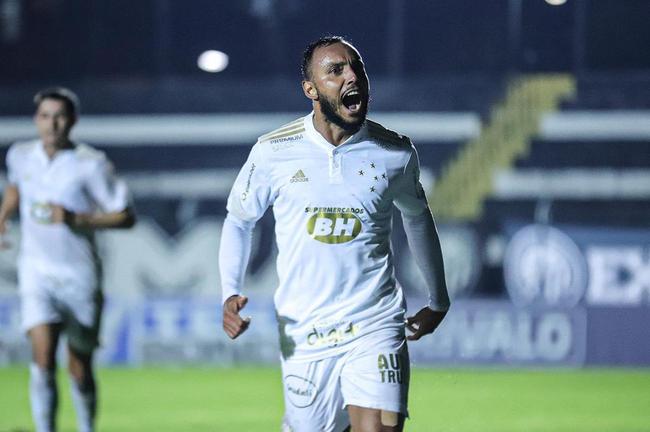 Fotos da derrota do Cruzeiro para o Operário-PR, por 2 a 1, em Ponta Grossa, pela quinta rodada da Série B de 2021