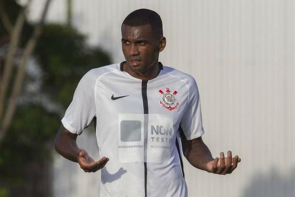 Marllon (Corinthians) - 26 anos - Sem jogos no Campeonato Brasileiro -  uma das opes para a zaga do Corinthians, mas ainda no entrou em campo.