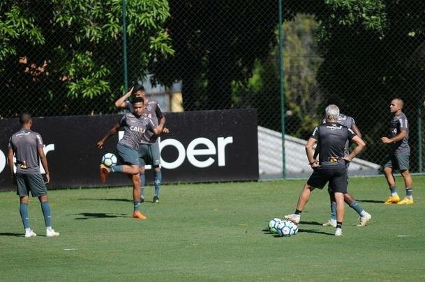 Imagens do treino na Cidade do Galo