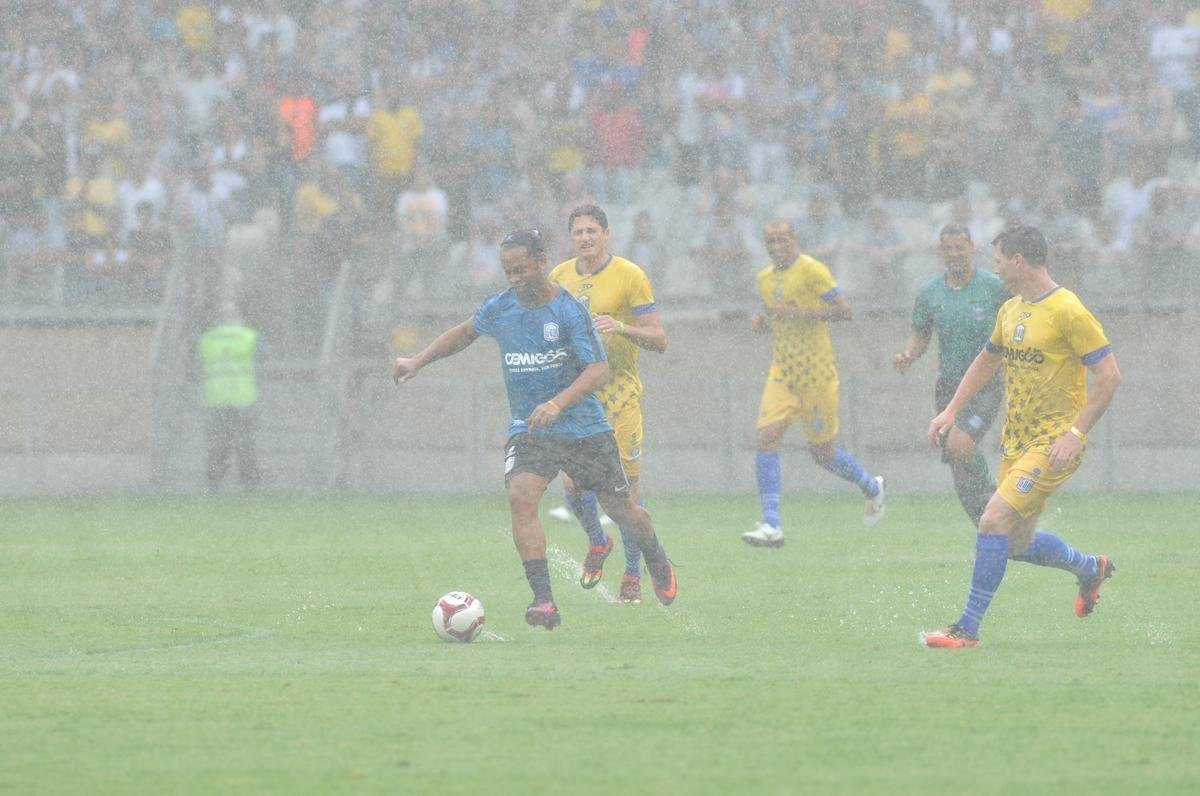 Fotos do 'Game of Dreams', jogo festivo dos Amigos do Ronaldinho contra os Amigos do Penta