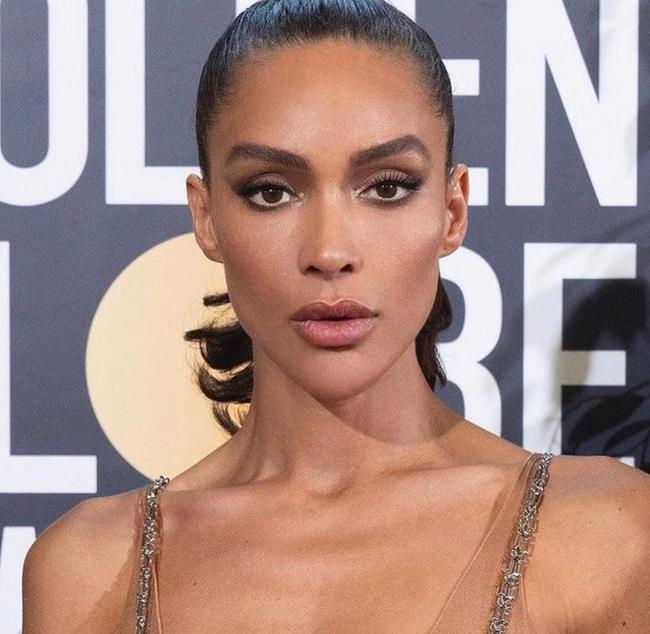 Ines Rau é uma famosa modelo trans da França