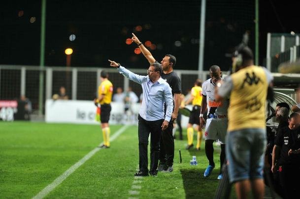 Equipes se enfrentam em jogo adiado da 21 rodada do Campeonato Brasileiro