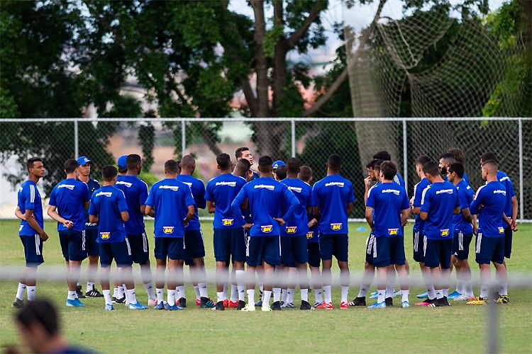 Sem Jhonata Robert e Roberson, Cruzeiro divulga lista de relacionados para jogo contra o Uberl