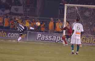 dolo da torcida do Galo fez contra o Ipatinga, no Mineiro de 2010, seu ltimo gol com a camisa alvinegra
