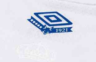 Detalhes da nova camisa branca do Cruzeiro produzida pela Umbro para a temporada 2019