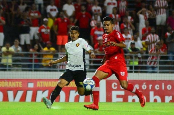 Pela 27ª rodada da Série B, CRB e Sport se enfrentaram no estádio Rei Pelé, em Maceió e, mais uma vez, o Leão saiu de campo com um empate, sendo o 13º na competição.