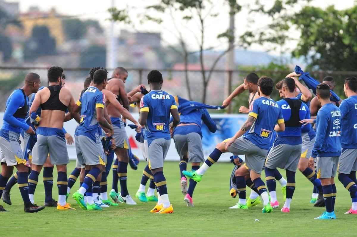 Rafael Marques treinou pela primeira vez na Toca da Raposa II como jogador do Cruzeiro: jogou futevlei, passou por batismo e depois trabalhou normalmente com bola