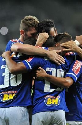Lucas Romero marcou, de pnalti, seu primeiro gol com a camisa do Cruzeiro
