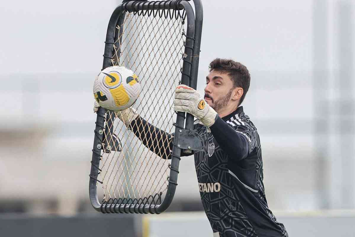 Rafael - Goleiro reserva foi vendido ao So Paulo por cerca de R$ 5 milhes.