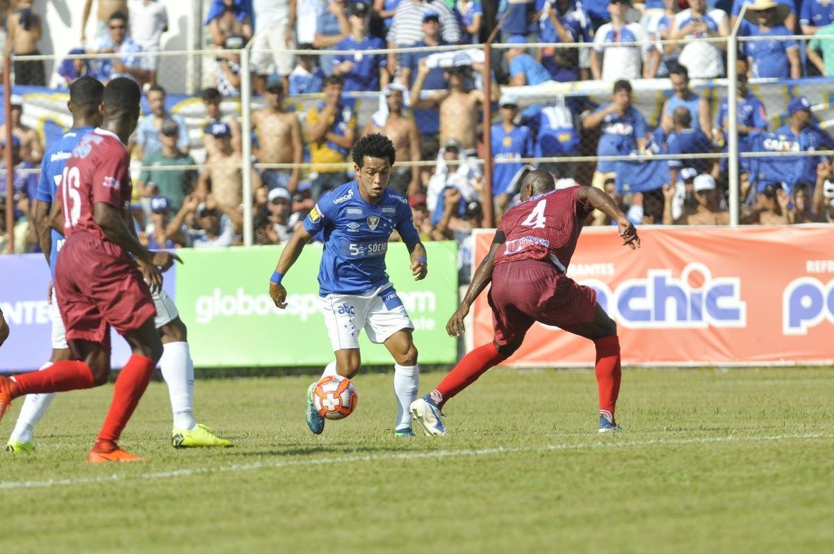 Cruzeiro abriu 2 a 1 no primeiro tempo, com gols de Raniel e Robinho; Alemo descontou para o Guarani