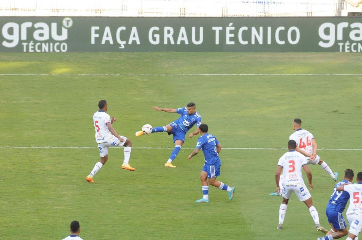 Fotos da partida entre Cruzeiro e Bahia, no Mineir�o, pela 20� rodada da S�rie B do Brasileiro