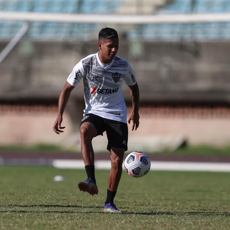 Atlético teve atividade no Estádio Olímpico Brígido Iriarte, em Caracas, antes da estreia na Libertadores