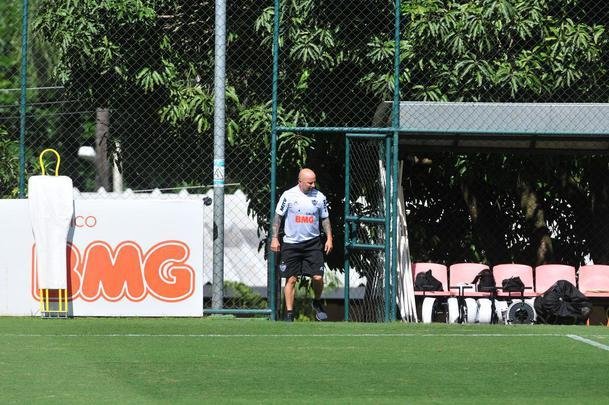 Jorge Sampaoli foi apresentado na tarde desta segunda-feira como novo tcnico do Atltico