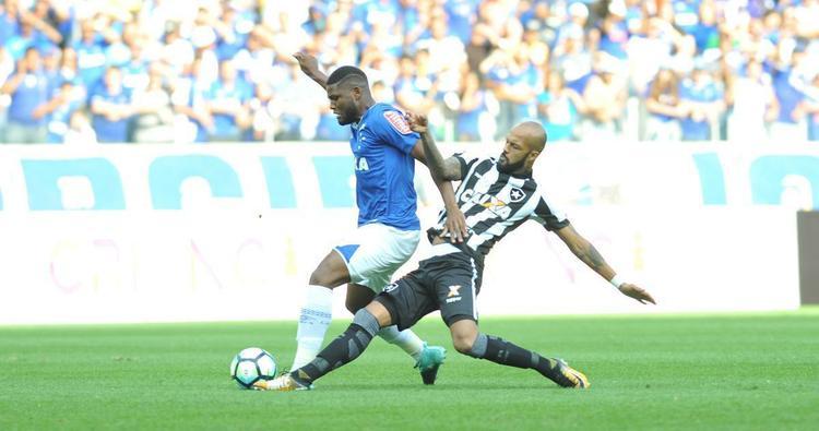 Nonoca, volante, 9 jogos disputados em 2017 e um jogo disputado em 2018