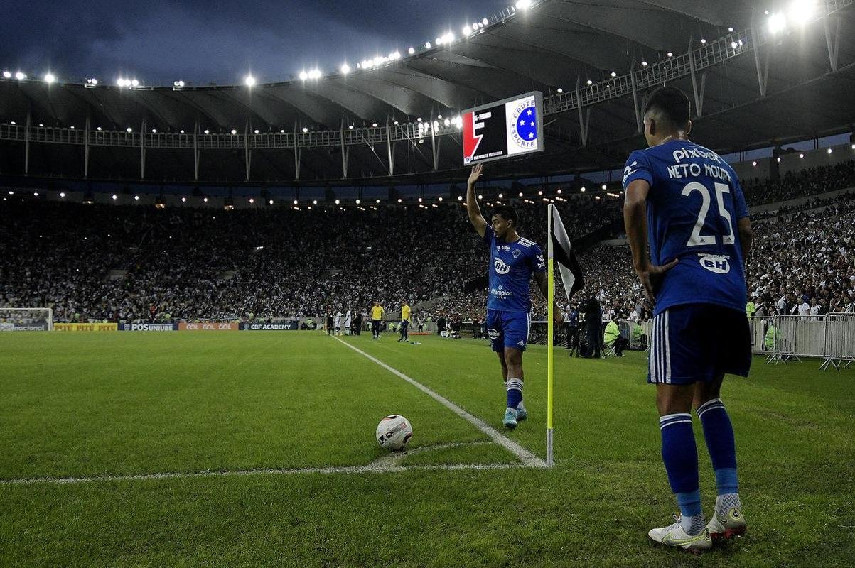 Fotos do jogo entre Vasco e Cruzeiro, no Maracan, pela Srie B do Brasileiro