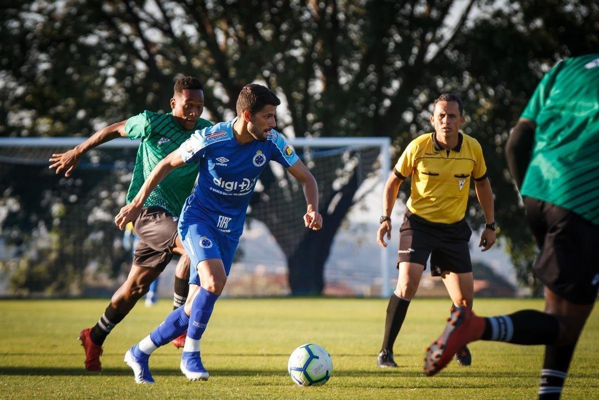 Fotos da vitria do Cruzeiro sobre o Inter de Minas por 2 a 0, neste sbado, na Toca da Raposa 2