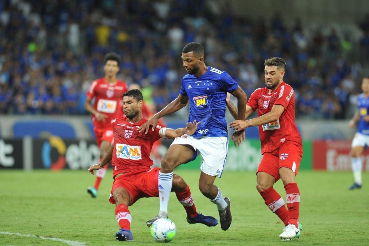 Cruzeiro enfrentou o CRB no Mineiro