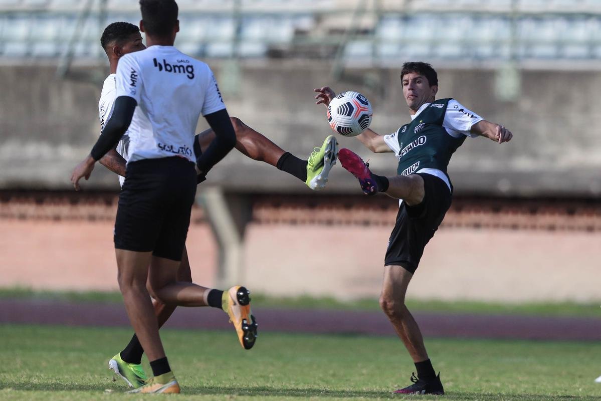 Atlético teve atividade no Estádio Olímpico Brígido Iriarte, em Caracas, antes da estreia na Libertadores