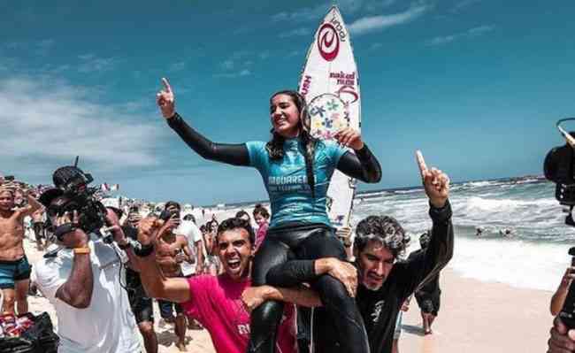 Irmã caçula do tricampeão mundial Gabriel Medina ganhou o Saquarema Surf Festival Roxy Pro