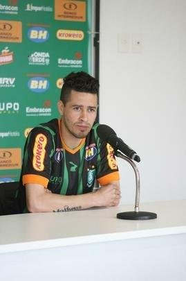 Zagueiro Cardoso, os meias Diego Lopes e Eisner Loboa, e os atacantes Nixon e Michael foram apresentados pelo presidente Anderson Racilan