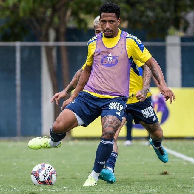 Treino do Cruzeiro nesta segunda-feira, na Toca da Raposa 2, em Belo Horizonte.