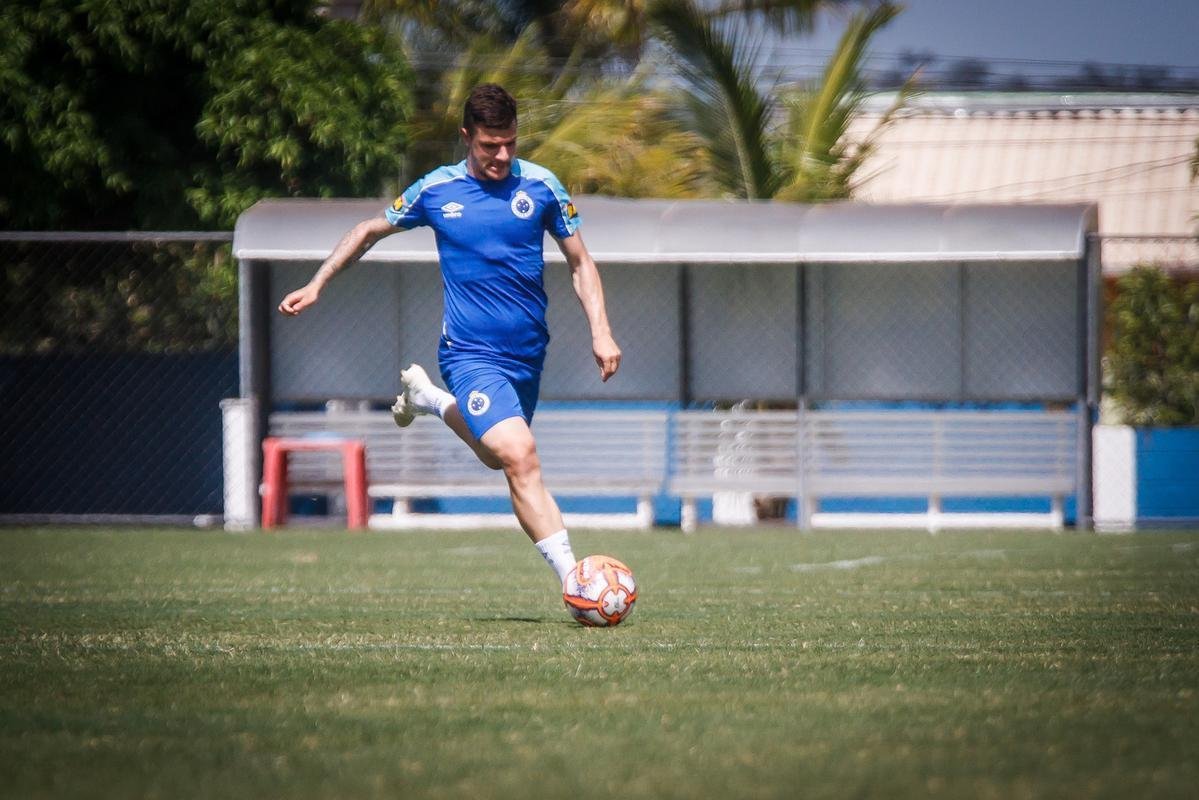 Cruzeiro treinou na manh desta sexta-feira (01/02), na Toca da Raposa II