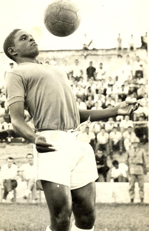 27 - Dirceu Pantera - 72 gols em 199 jogos (1957 a 1963)