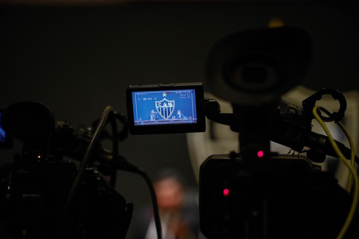 Presidente Srgio Sette Cmara anunciou nesta quinta-feira que no se canditar  reeleio no Atltico. Ao lado do vice, Lsaro Cndido da Cunha, ele fez um balano dos trs anos de gesto