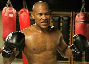 Capixaba aposta no jiu-jítsu para derrotar o japonês Yushin Okami no evento em BH