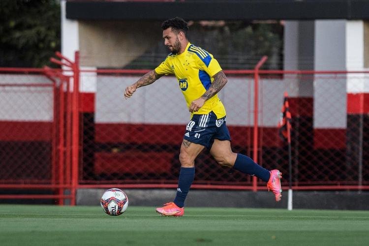 Com atividade no estádio Antônio Accioly, do Atlético-GO, o Cruzeiro encerrou a preparação para enfrentar o Goiás, pela 22ª rodada da Série B. A partida está marcada para 21h30 desta terça-feira, na Serrinha, em Goiânia.