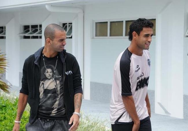 Atacante Diego Tardelli se despede dos amigos na Cidade do Galo, antes de seguir em definitivo para a Rssia, onde defender o Anzhi  por quatro temporadas