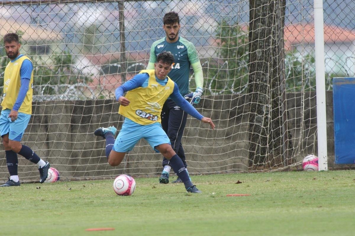 Imagens do treino do Cruzeiro nesta segunda-feira, 19 de fevereiro, na Toca da Raposa II