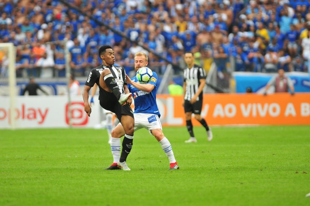 Equipes se enfrentaram no Mineiro, na tarde deste domingo, pela 25 rodada da Srie A