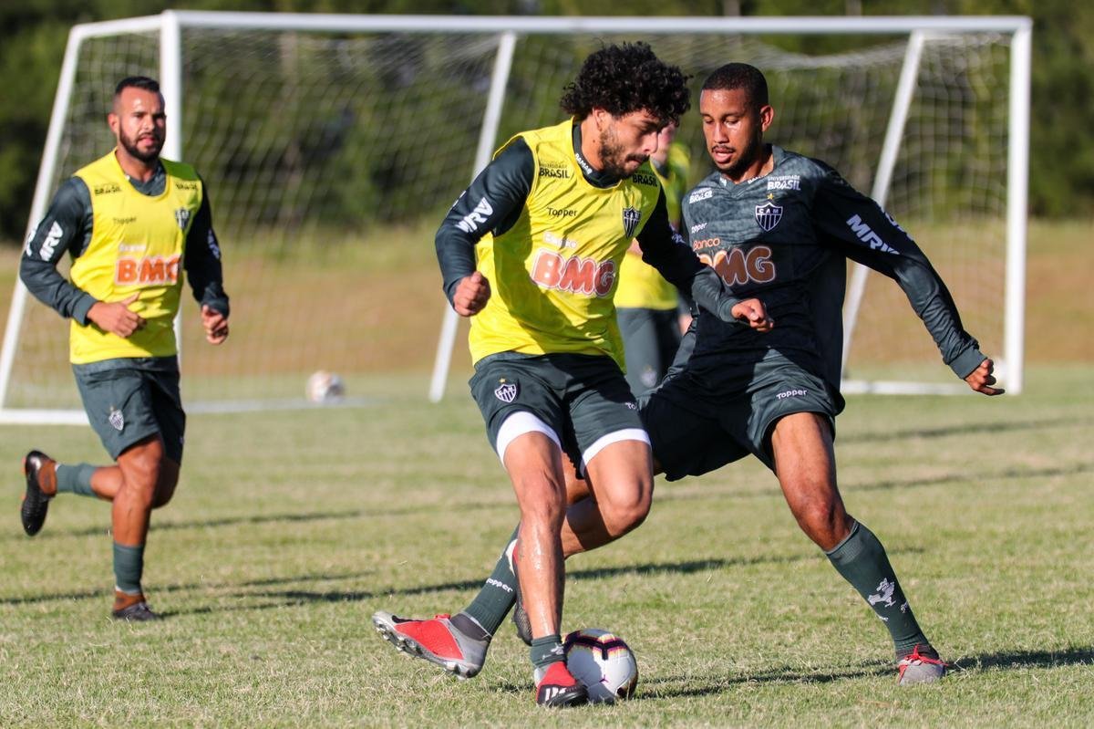 Jogadores do Atltico treinaram no CT do Danubio, em Montevidu, nesta tera-feira